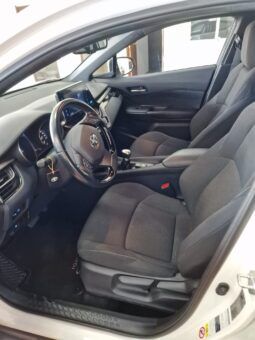 
										Toyota C-HR full									
