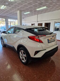 
										Toyota C-HR full									