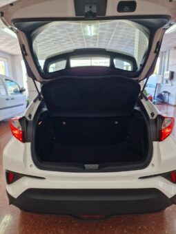 
										Toyota C-HR full									