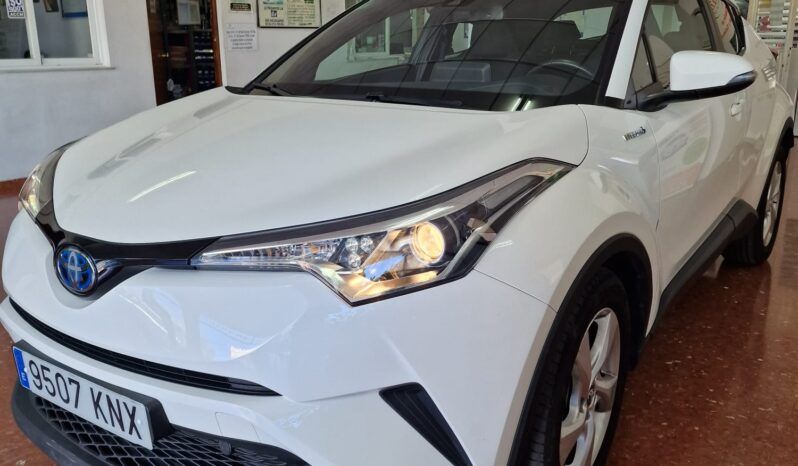 
								Toyota C-HR full									